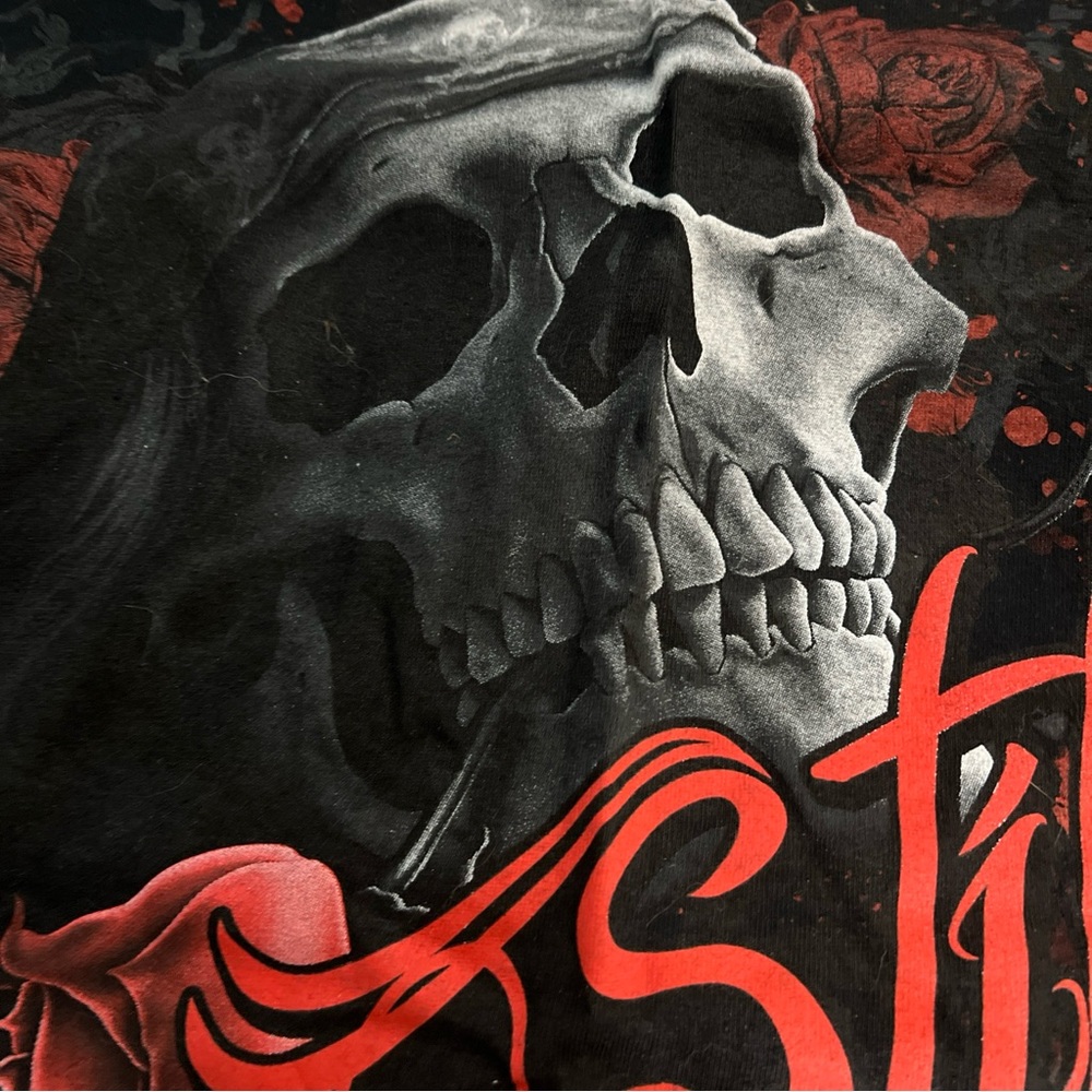 Stilettos Strip Club T-shirt size XL skulls and roses